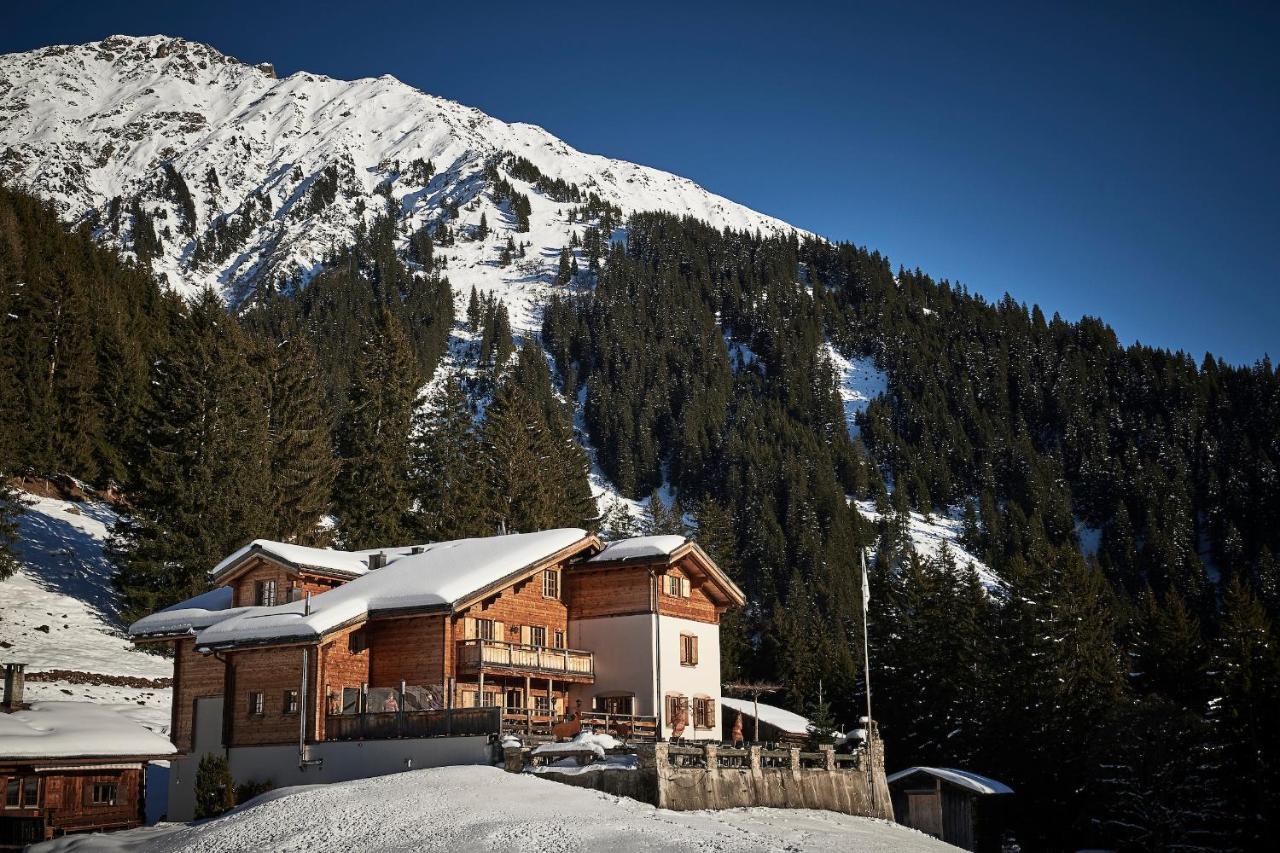 Готель Berghaus Alpenroesli Клостерс Екстер'єр фото