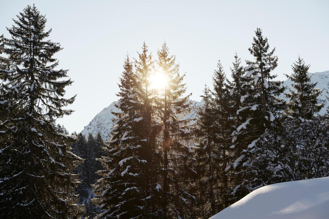 Готель Berghaus Alpenroesli Клостерс Екстер'єр фото